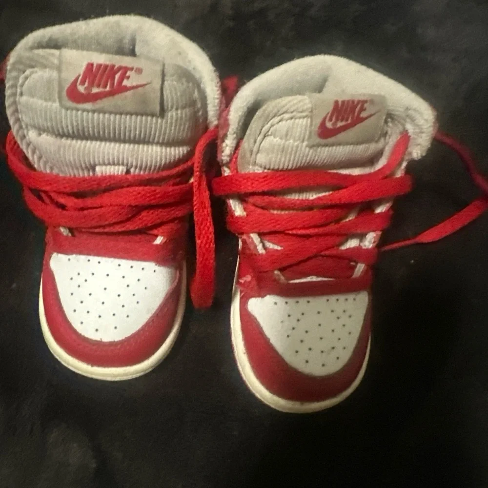 Nike Kids Red and White Sneakers‎